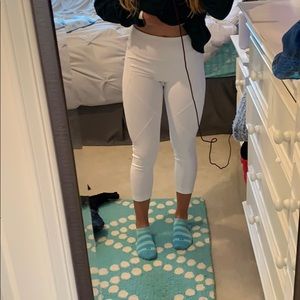 White cropped leggings